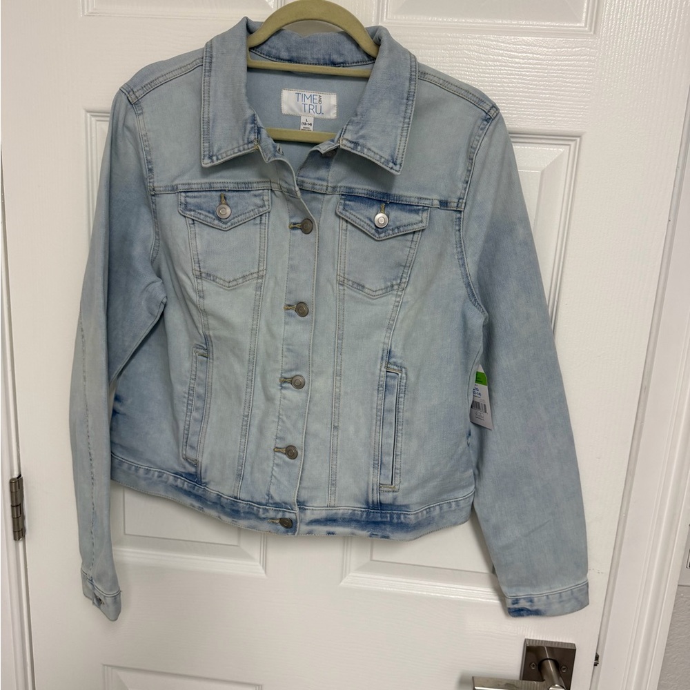 Time and Tru Light Wash Denim Jacket